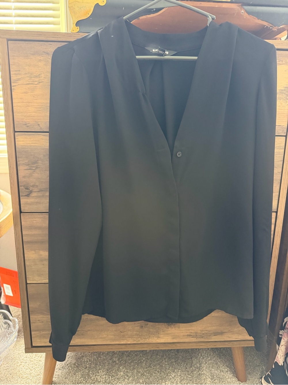Women’s Express Black V-Neck Long Sleeve Top